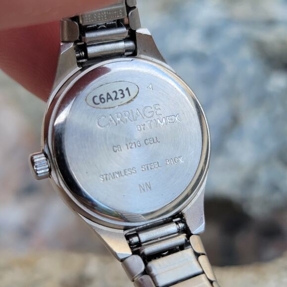 Vintage Watches Carriage by Timex Ladies Watch Silver Dial Quartz Bracelet - Picture 10 of 10